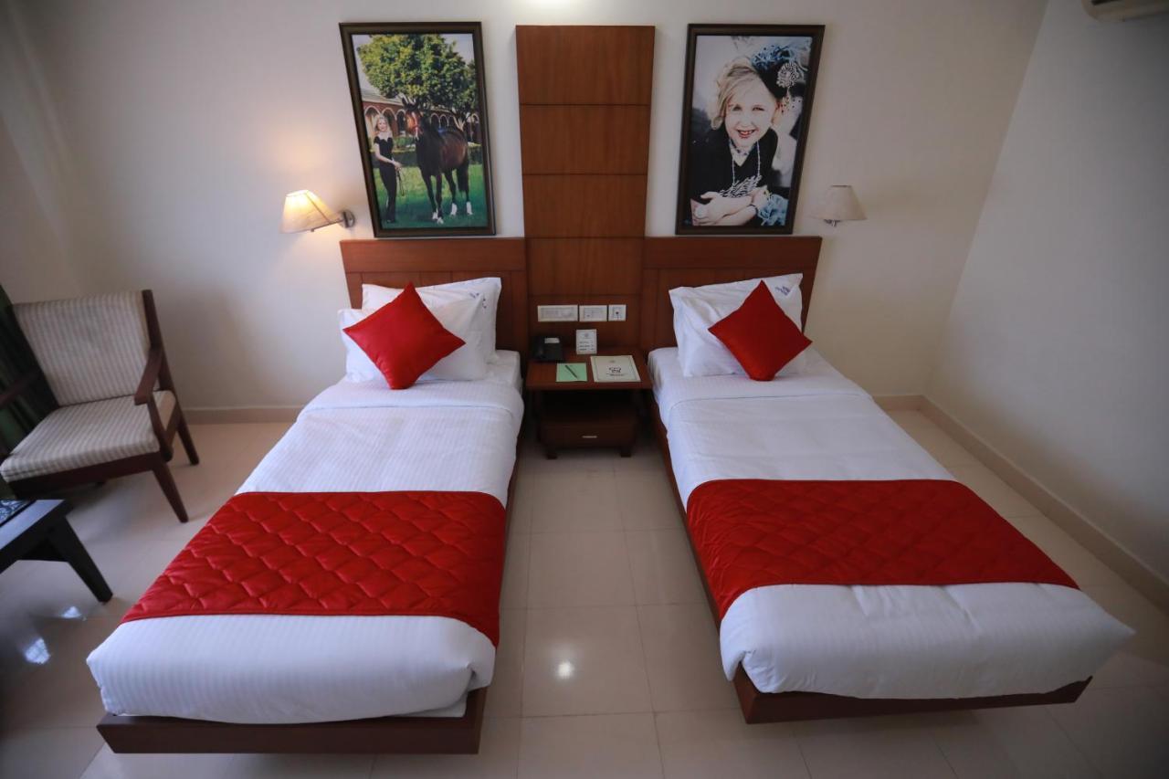 Hotel Peninsula Thrissur 外观 照片