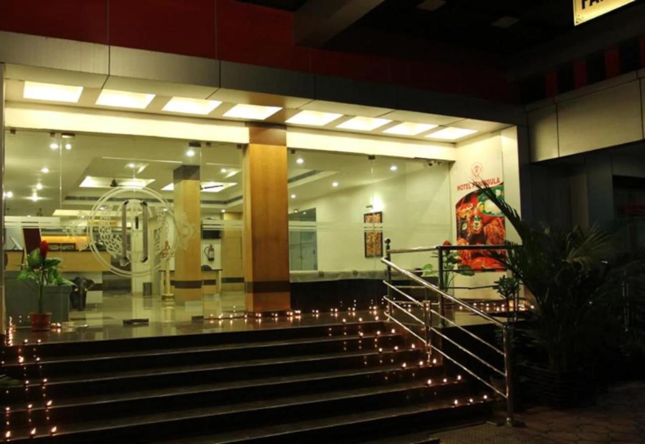 Hotel Peninsula Thrissur 外观 照片