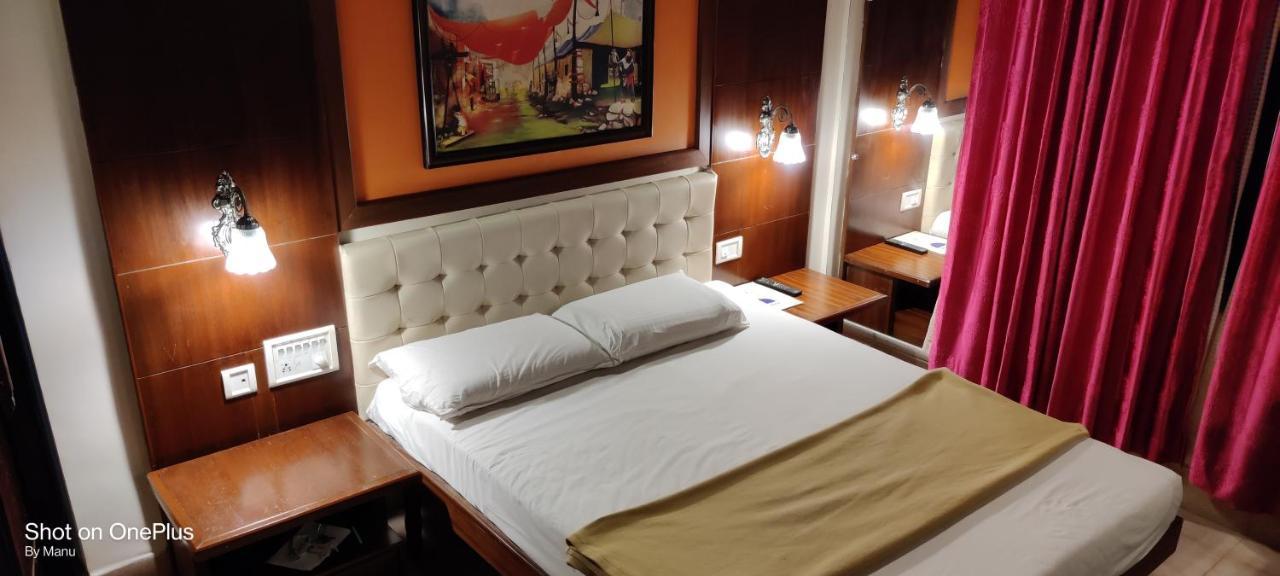 Hotel Peninsula Thrissur 外观 照片
