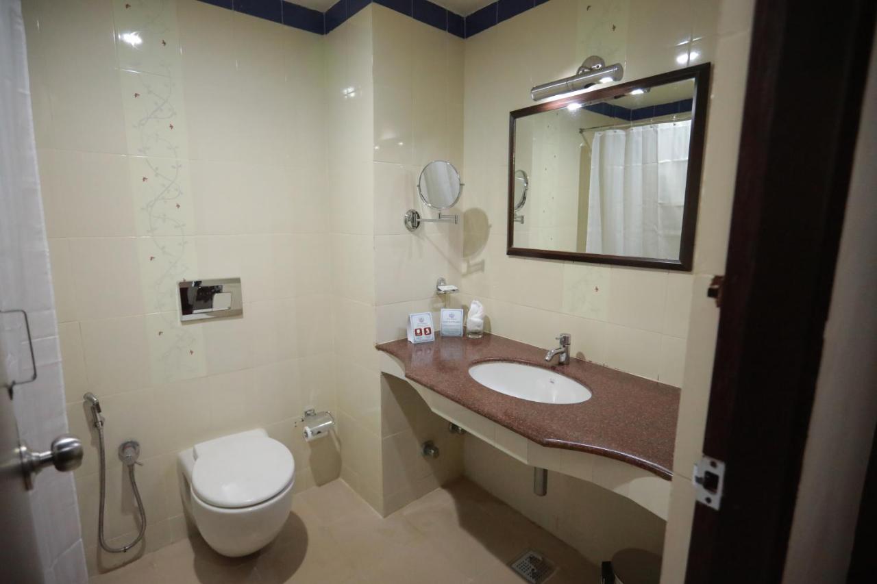 Hotel Peninsula Thrissur 外观 照片