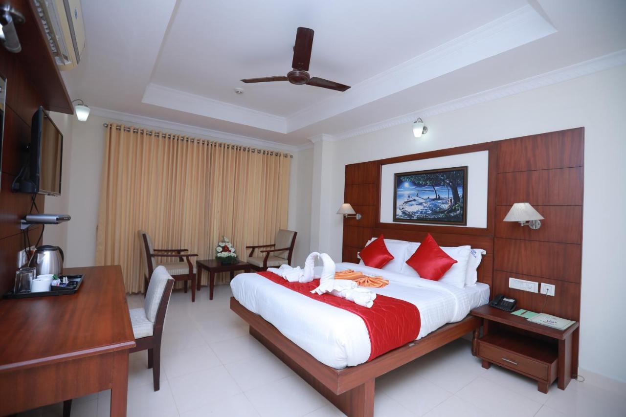 Hotel Peninsula Thrissur 外观 照片