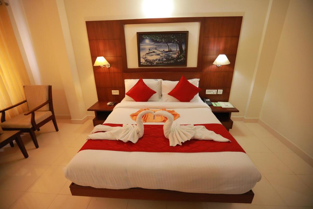 Hotel Peninsula Thrissur 外观 照片
