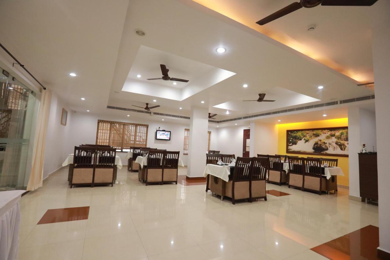 Hotel Peninsula Thrissur 外观 照片