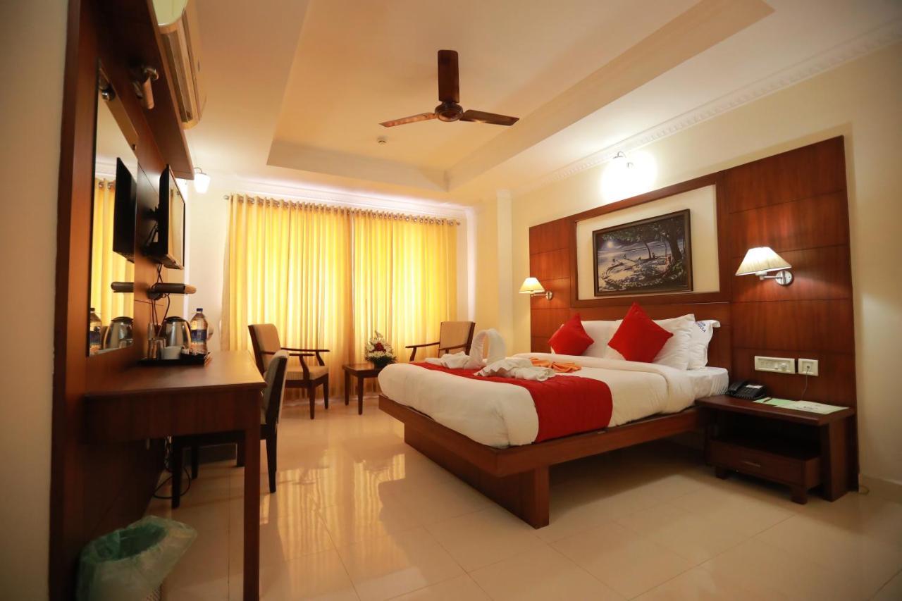 Hotel Peninsula Thrissur 外观 照片