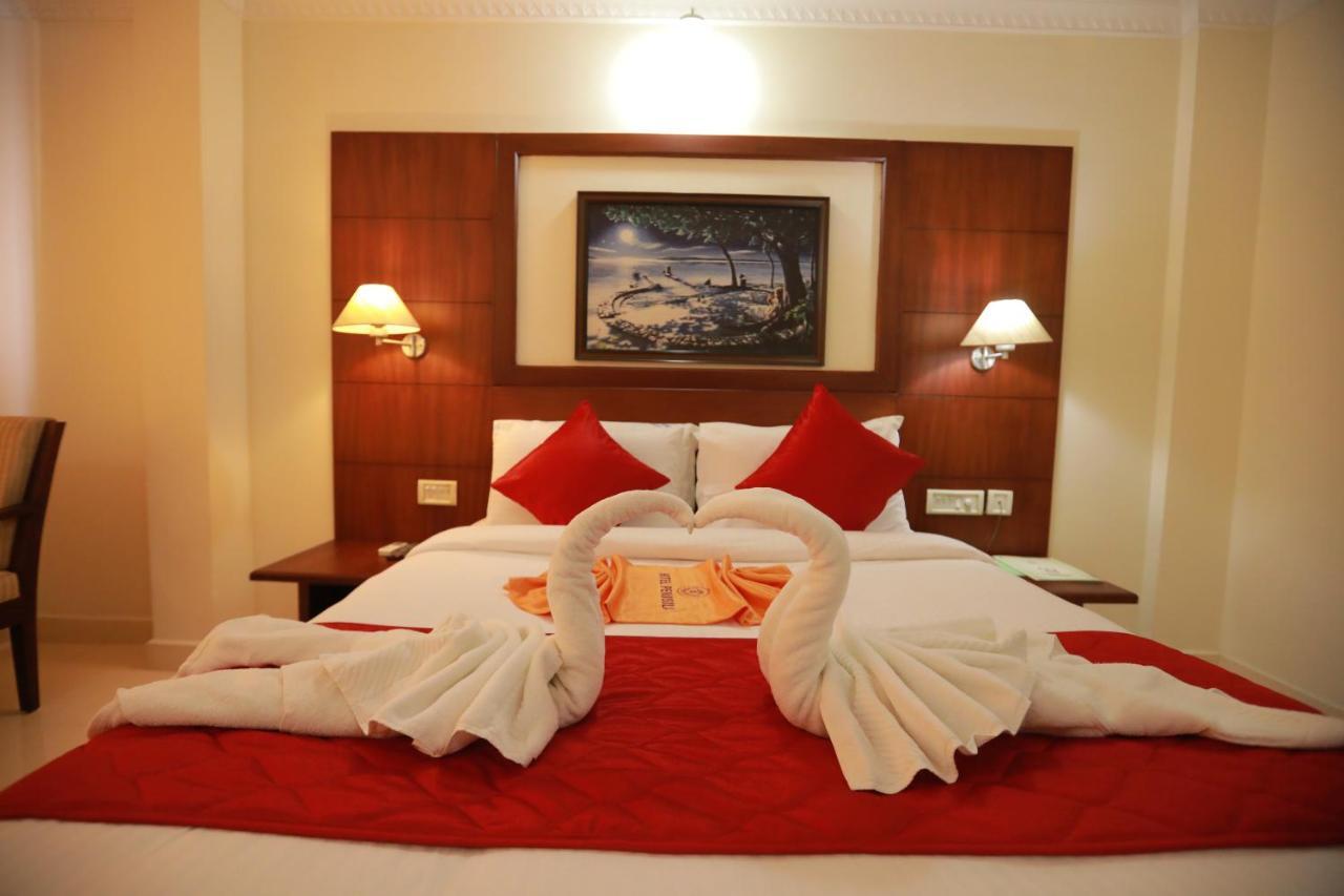 Hotel Peninsula Thrissur 外观 照片