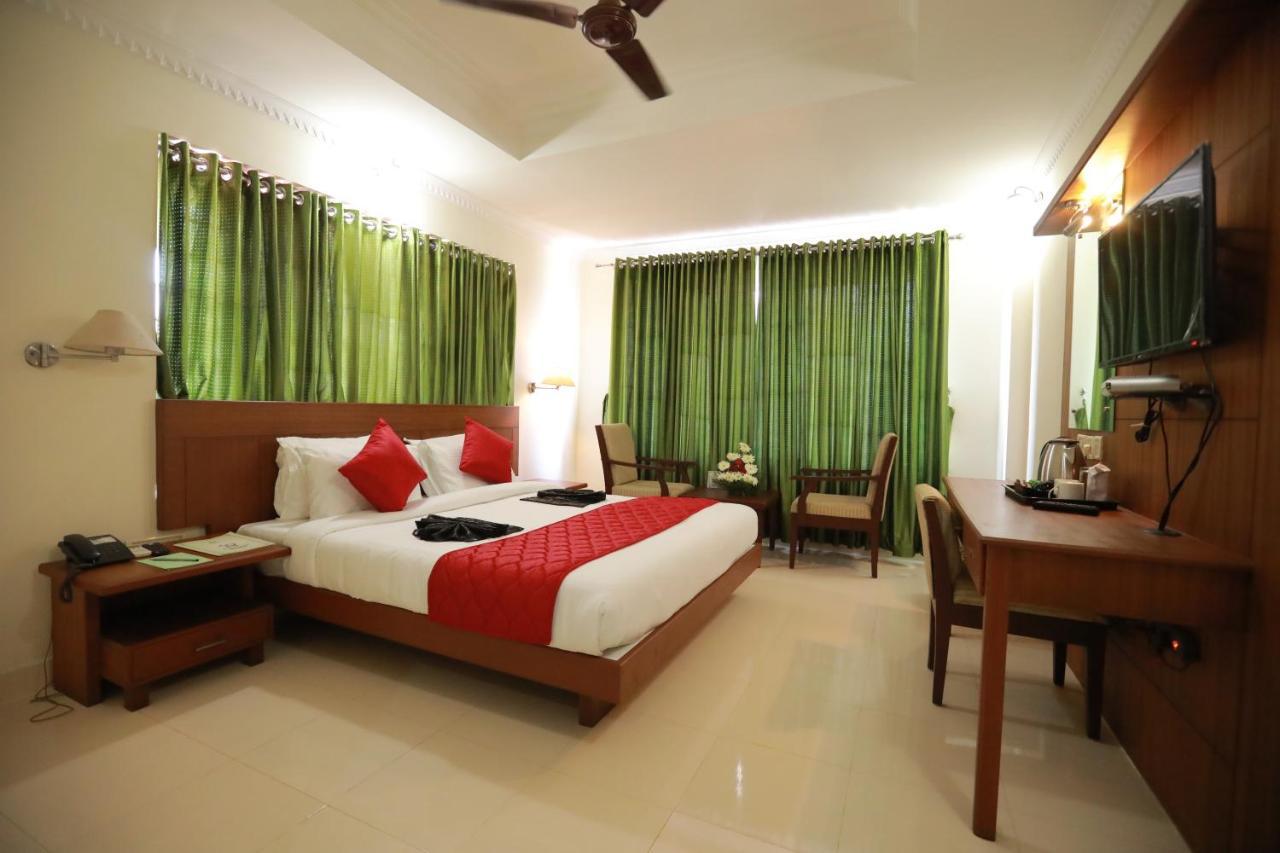 Hotel Peninsula Thrissur 外观 照片