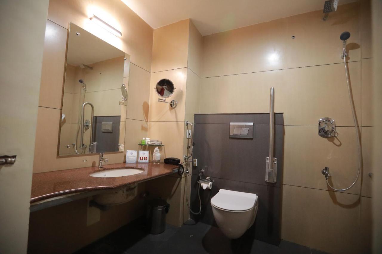Hotel Peninsula Thrissur 外观 照片
