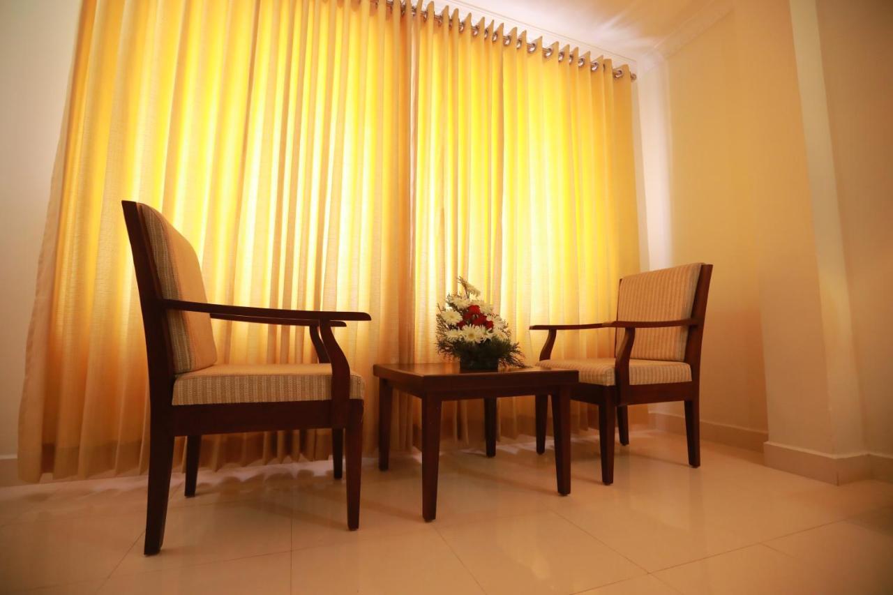 Hotel Peninsula Thrissur 外观 照片