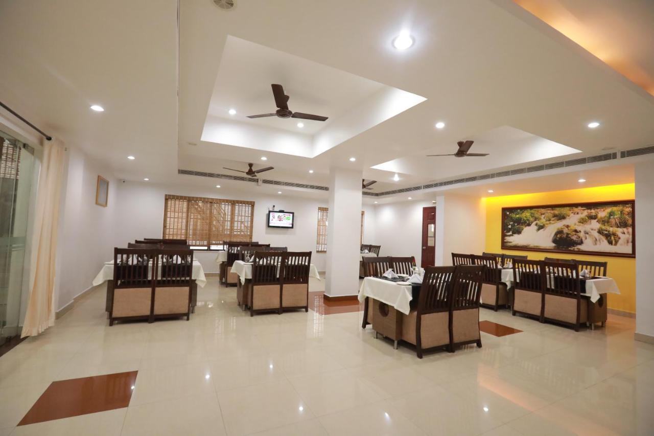 Hotel Peninsula Thrissur 外观 照片