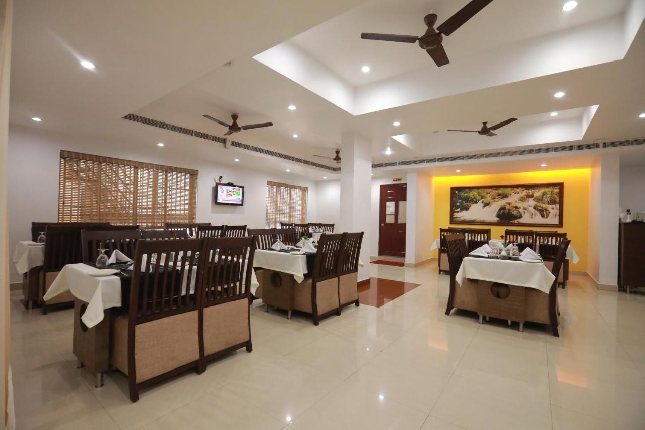 Hotel Peninsula Thrissur 外观 照片